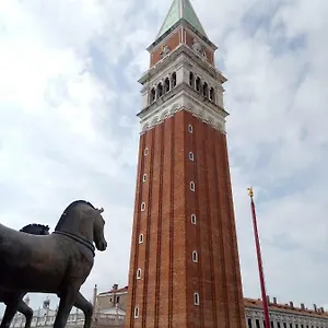 Essence Of Apartamento Venecia